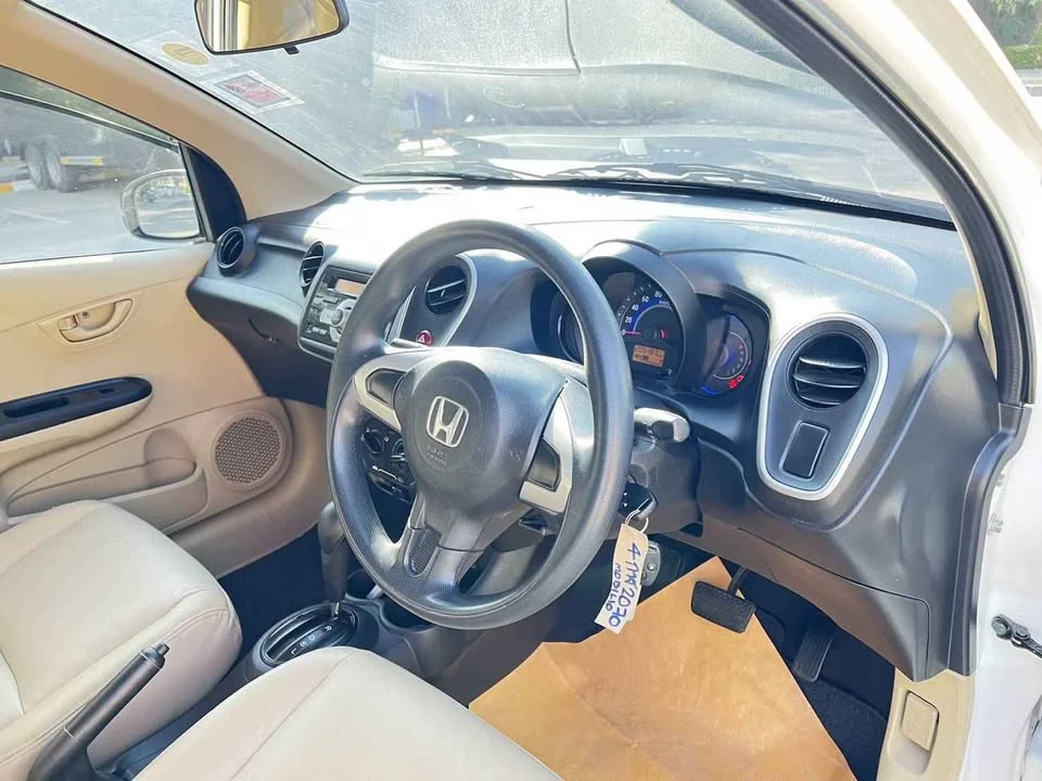 2014 Honda Mobilio II 2