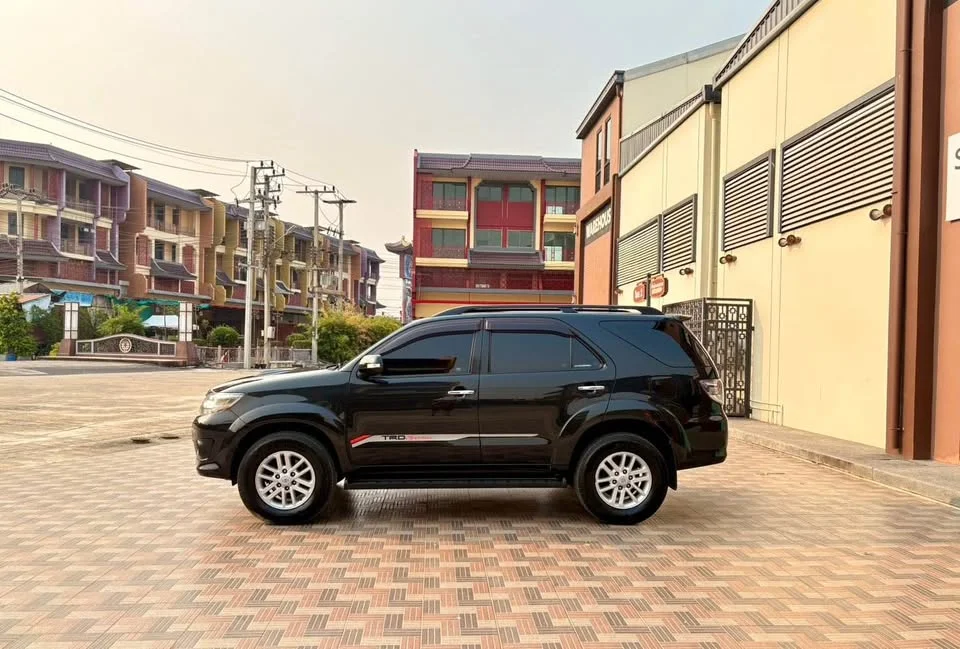 2011 Toyota Fortuner I 2