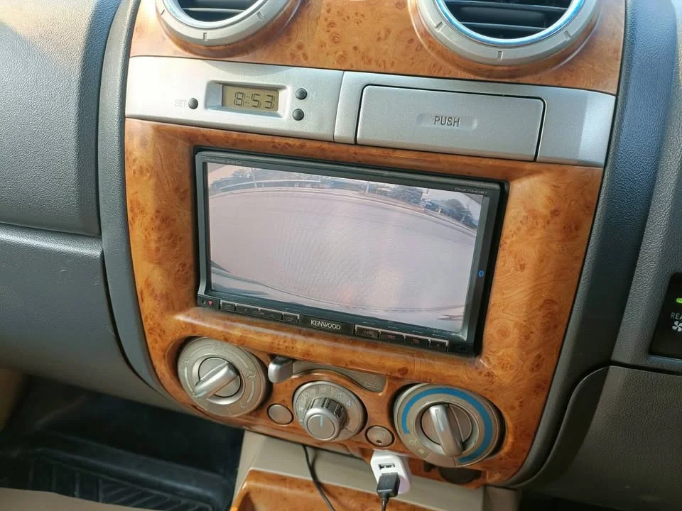 2010 Isuzu MU-7 2
