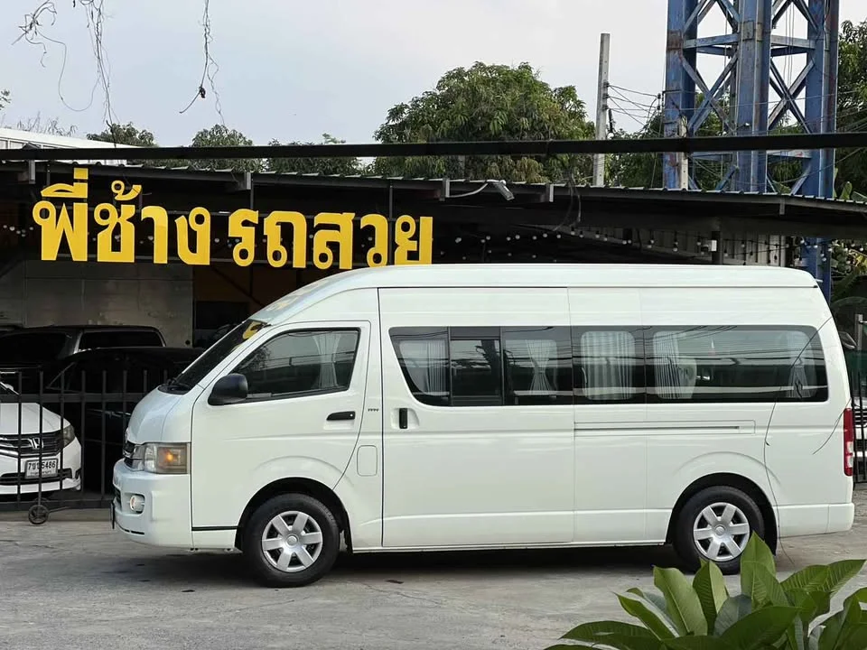 2010 Toyota Commuter V (H200) 3
