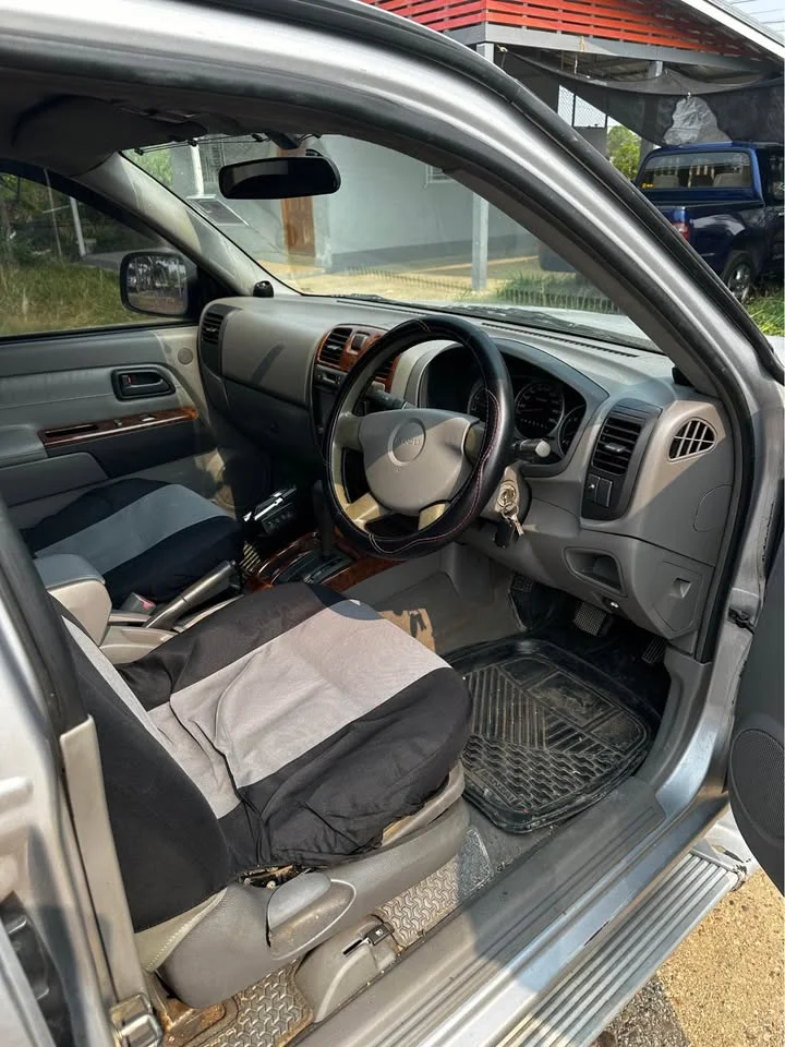 2004 Isuzu  TR Adventure Master II 2