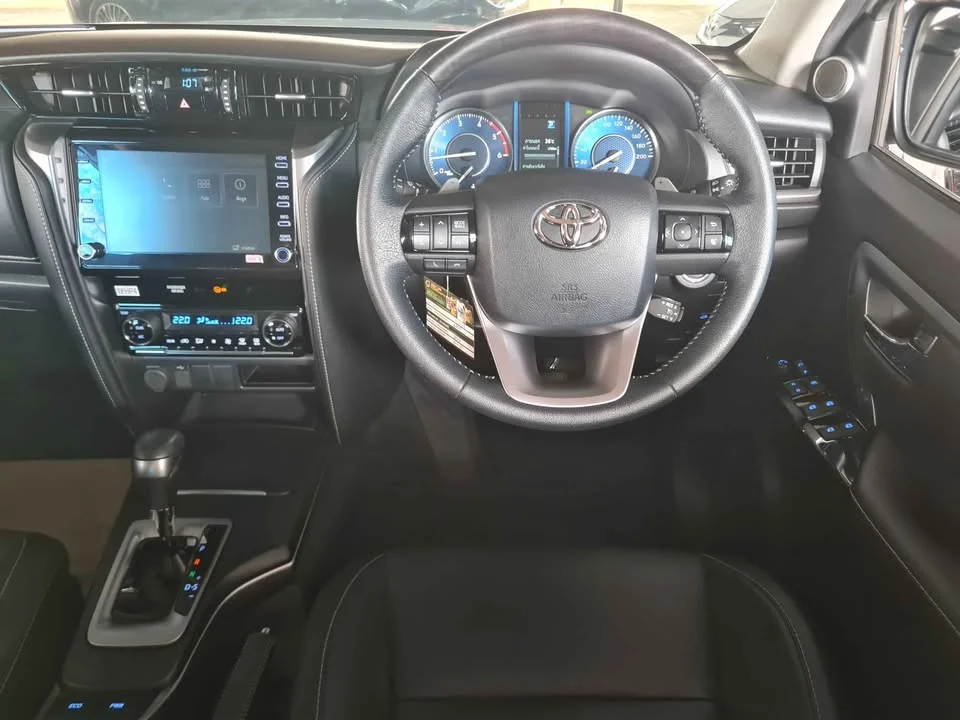 2023 Toyota Fortuner II 3