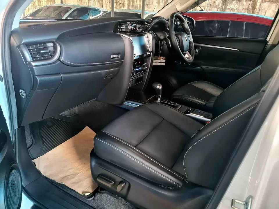 2023 Toyota Fortuner II 2