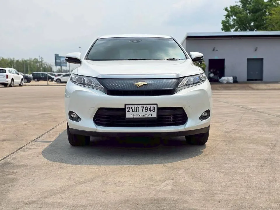 2014 Toyota Harrier III 3