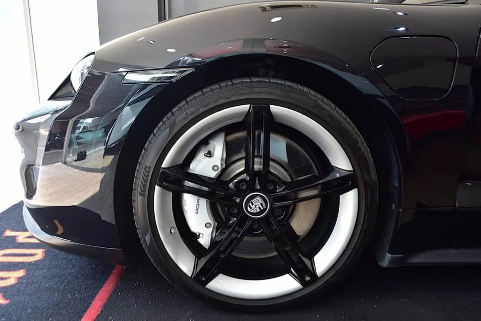 2021 Porsche Taycan 9J1 3