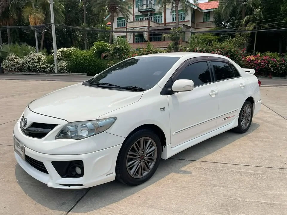 2012 Toyota Corolla Altis X (E140) 3