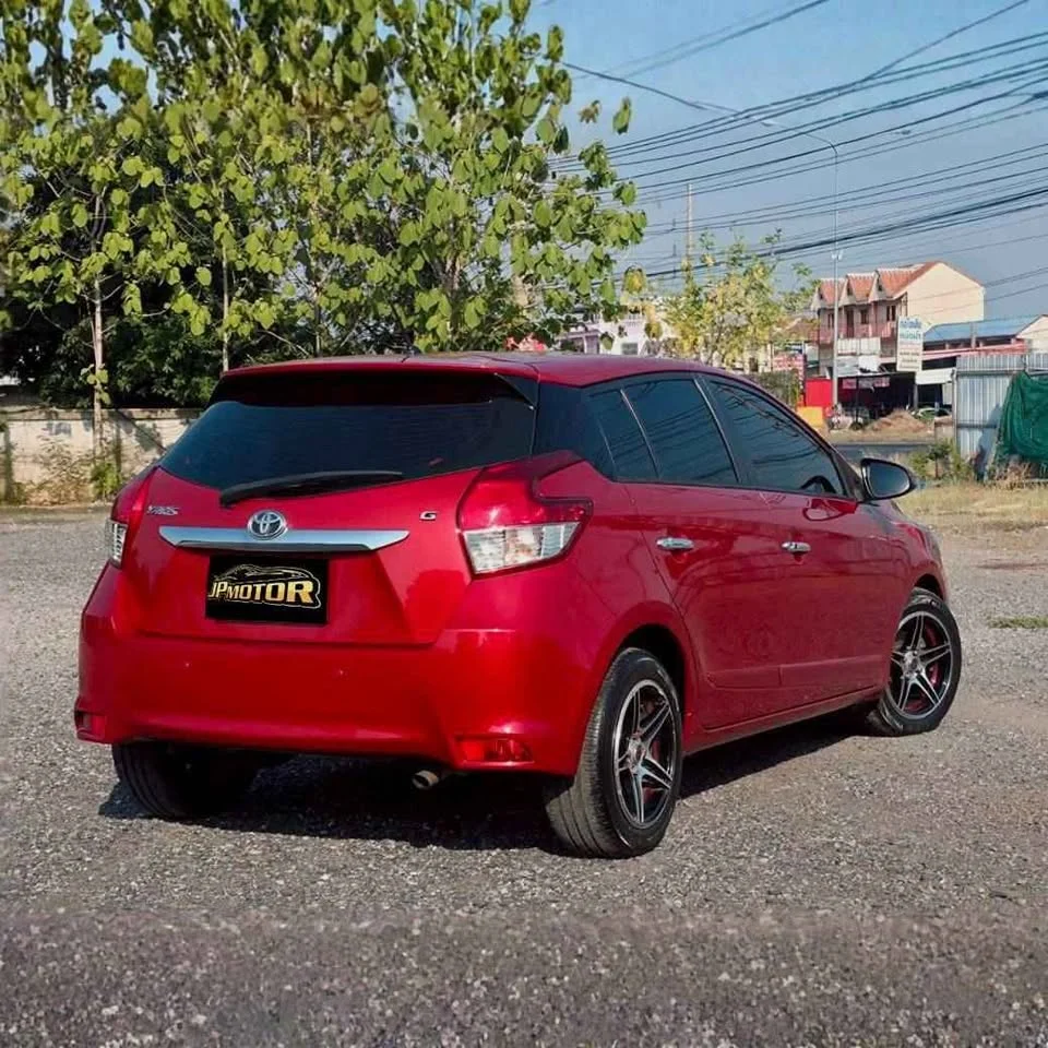2015 Toyota Yaris III 2