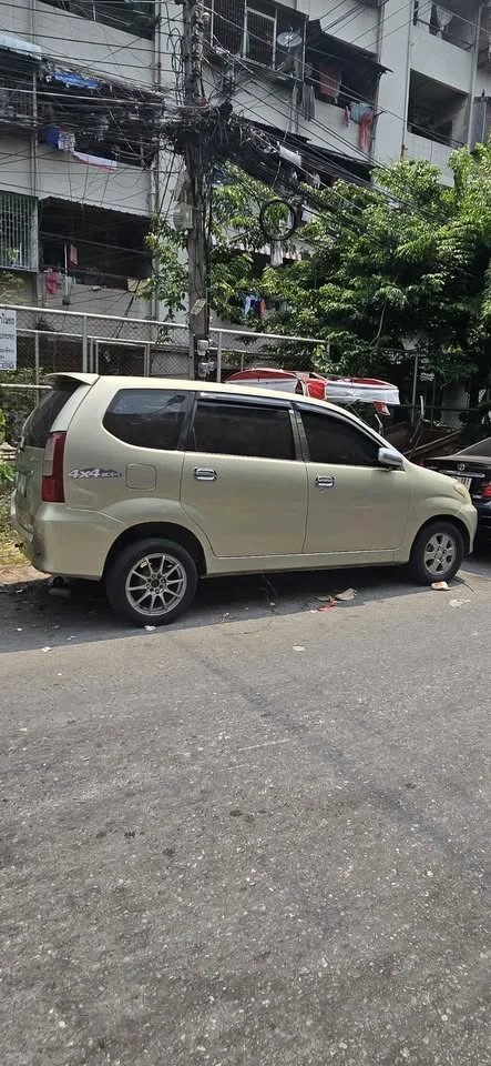 2005 Toyota Avanza I 2