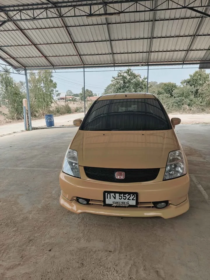 2004 Honda Stream I 3