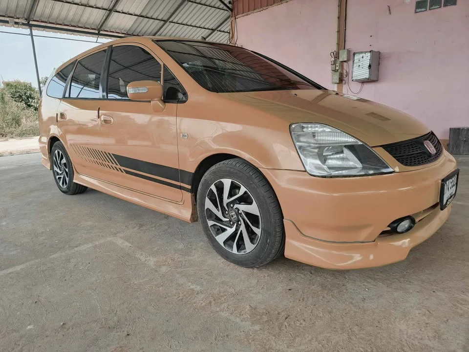 2004 Honda Stream I 2