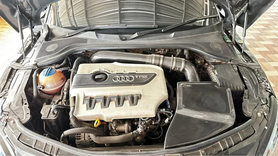 2011 Audi TT Mk2 2