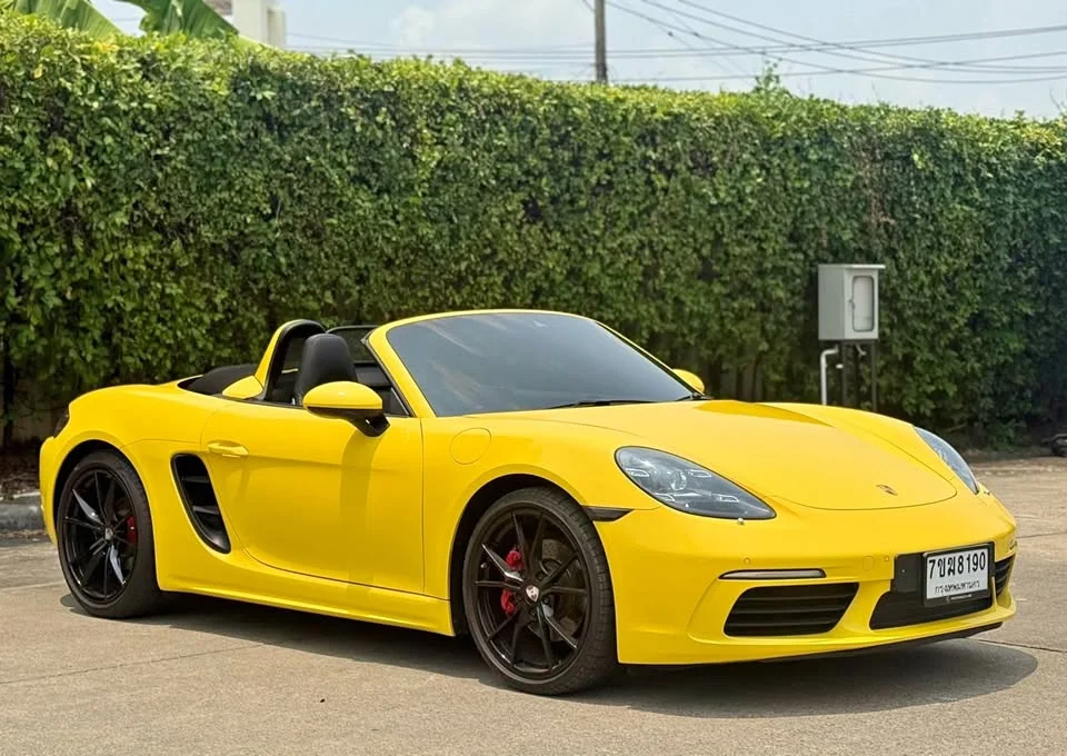 2017 Porsche 718 Boxster and Cayman IV 2