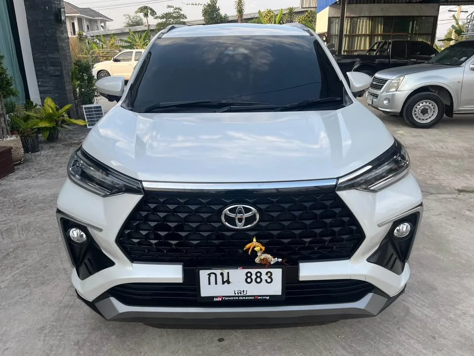 2023 Toyota Veloz III 2