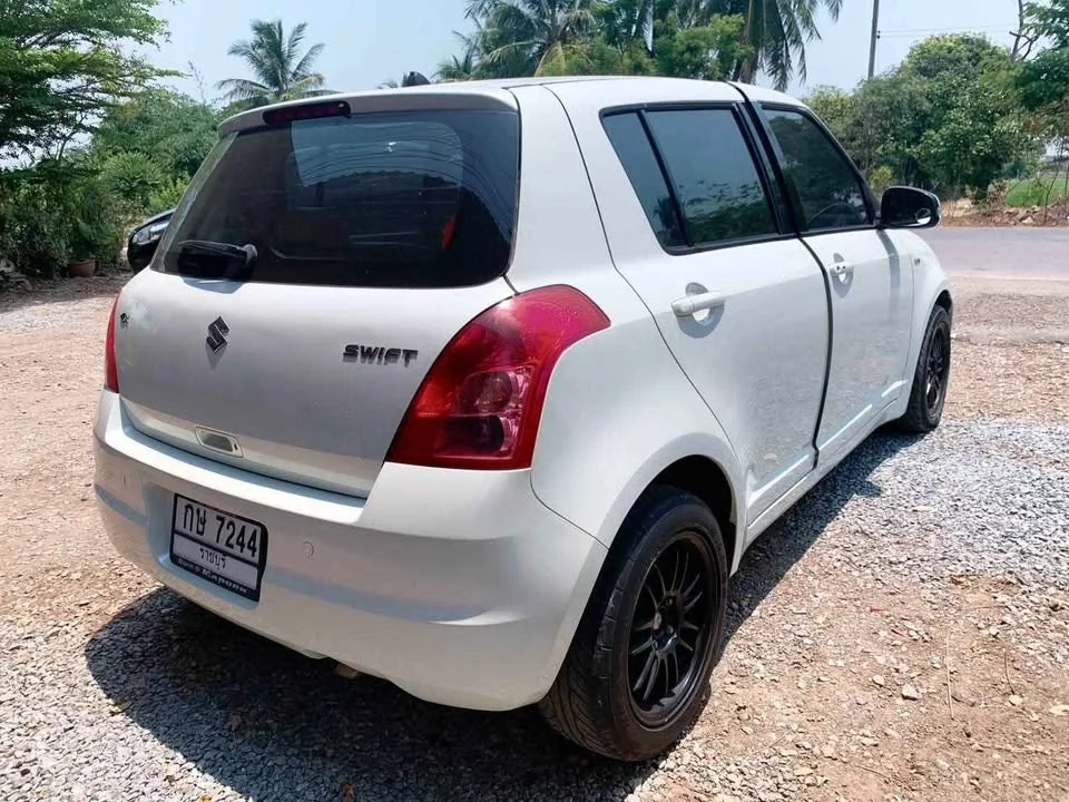 2011 Suzuki Swift I 3
