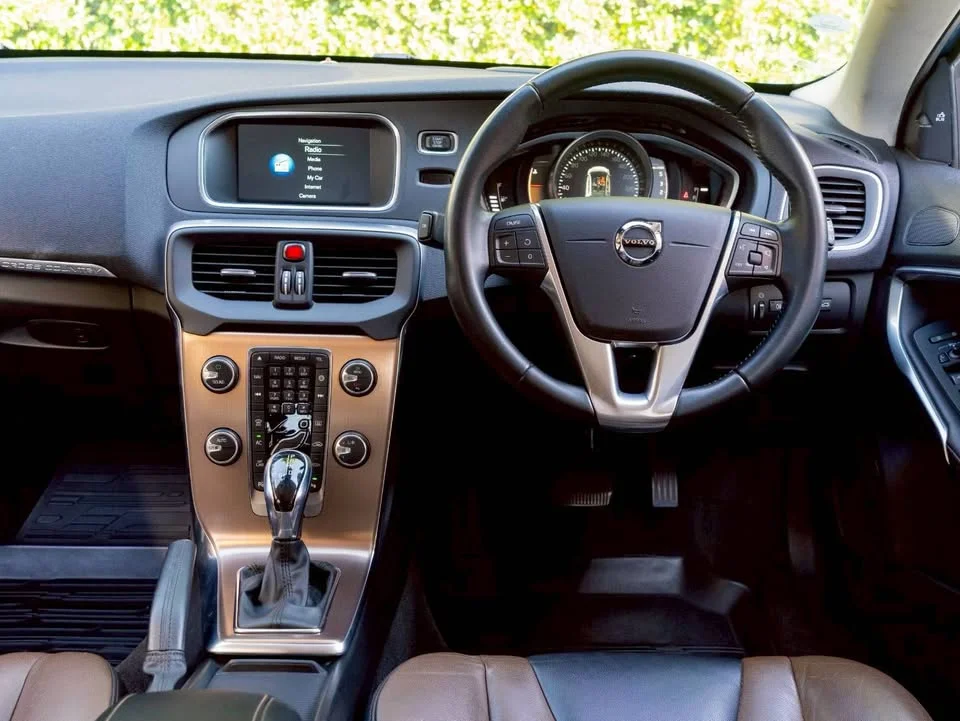 2017 Volvo V40 II 2