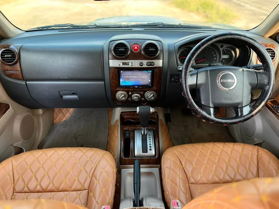 2007 Isuzu MU-7 3