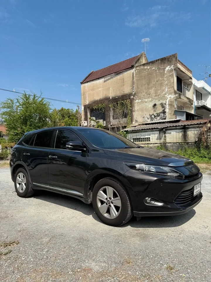 2014 Toyota Harrier III 2