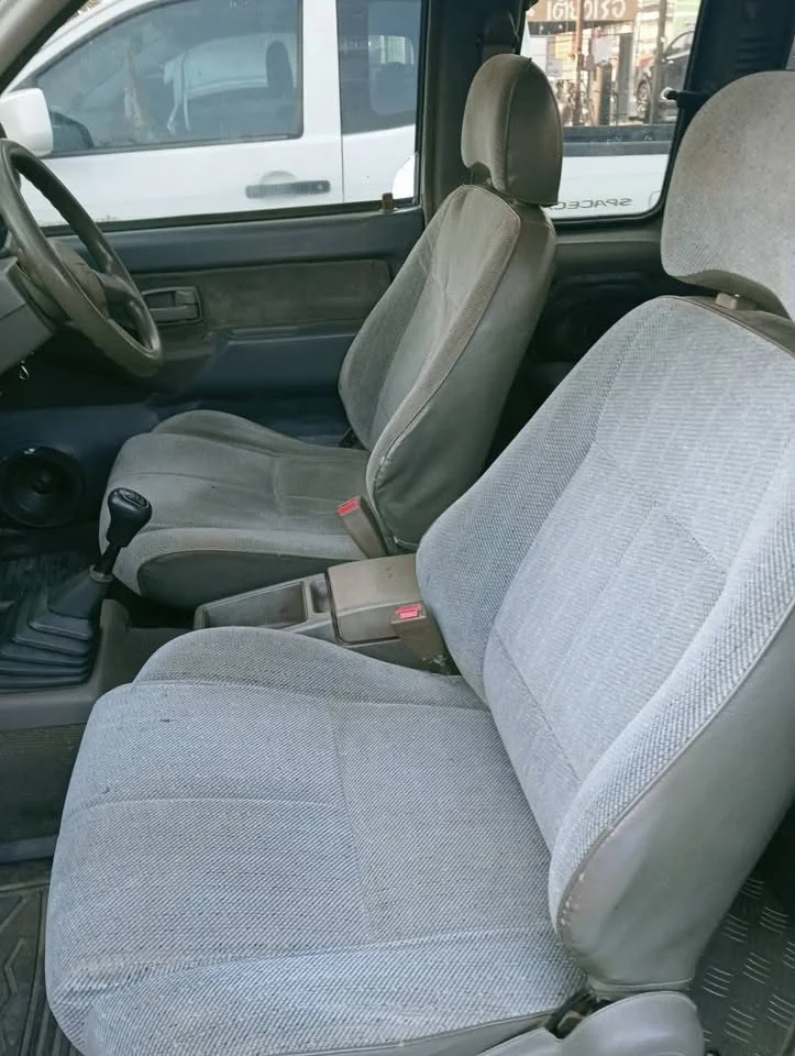 1996 Isuzu TFR III 3