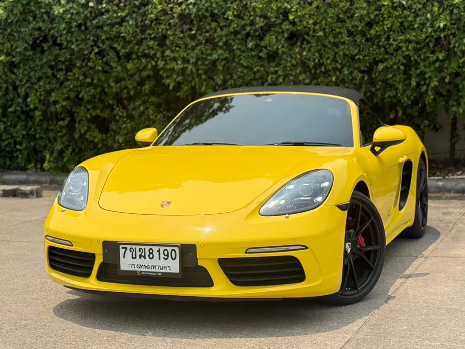2017 Porsche 718 Boxster and Cayman IV 3