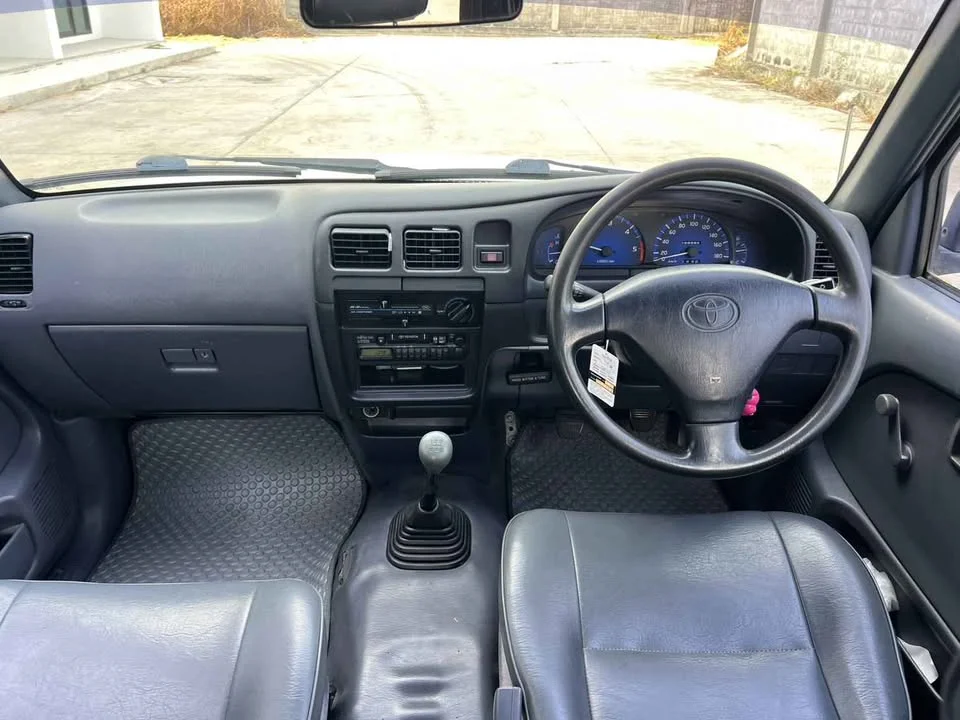 2003 Toyota Hilux Tiger VI 3