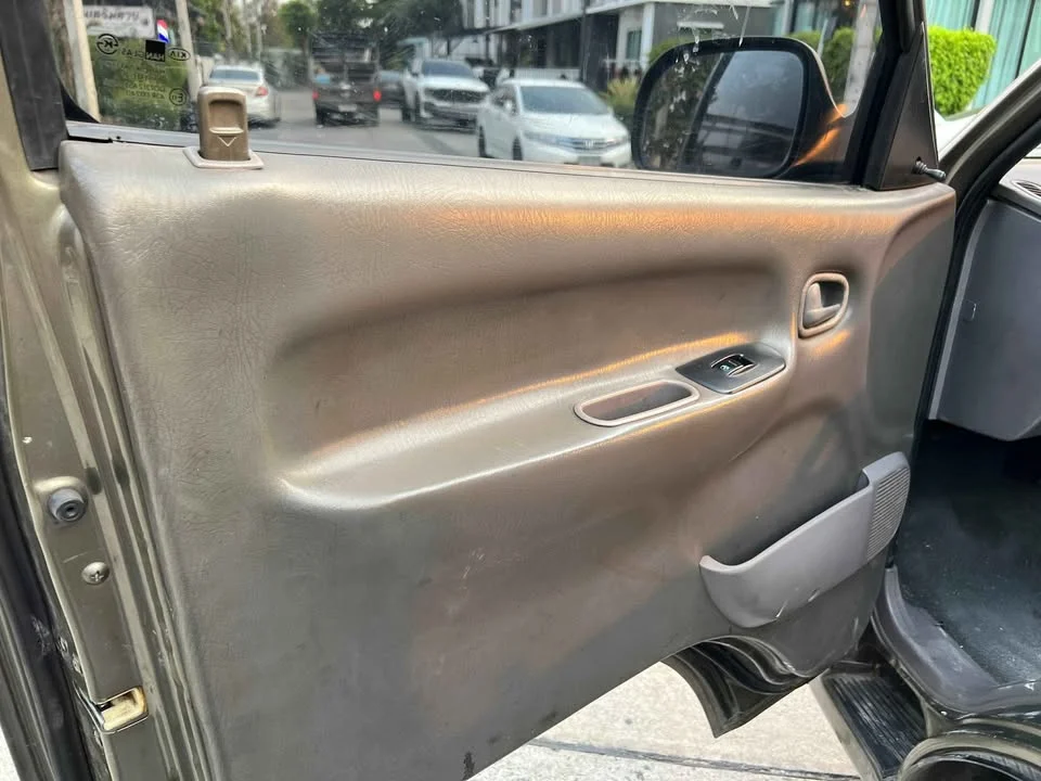 2002 Toyota Commuter IV (H100) 2