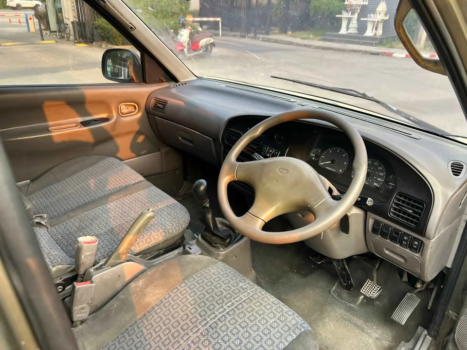 2002 Toyota Commuter IV (H100) 3
