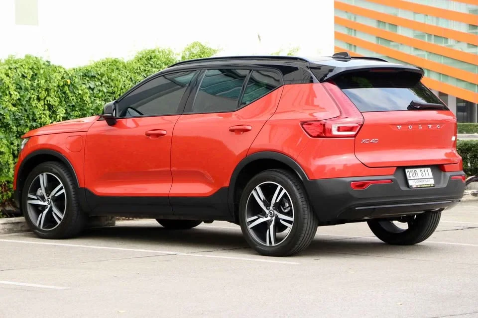 2021 Volvo XC40 2