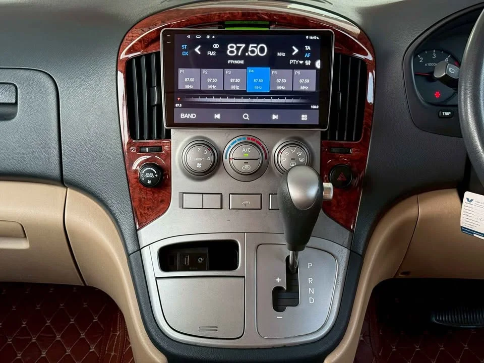 2011 Hyundai H-1 II 3