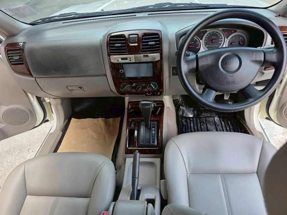 2006 Isuzu MU-7 2