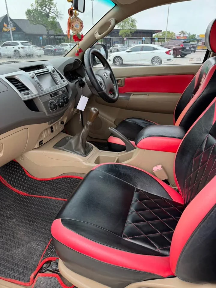 2012 Toyota Hilux VII 2
