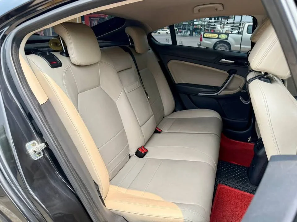 2015 MG 6 I 3