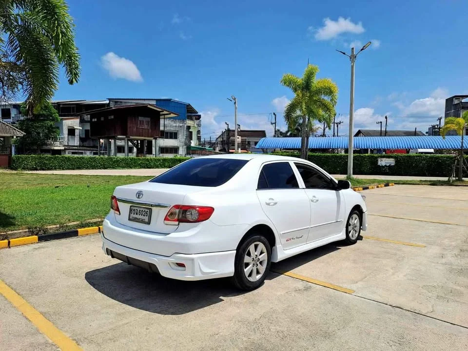 2012 Toyota Corolla Altis X (E140) 3