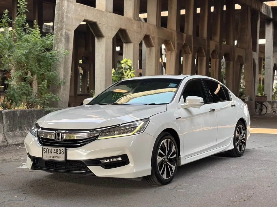 2016 Honda Accord IX 3