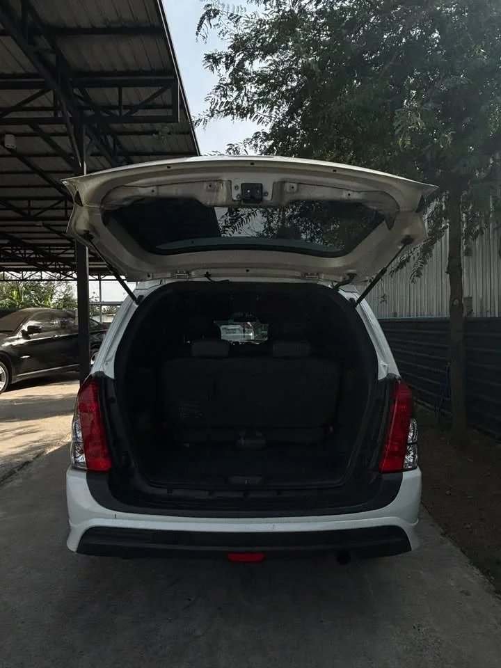 2012 Isuzu MU-7 2