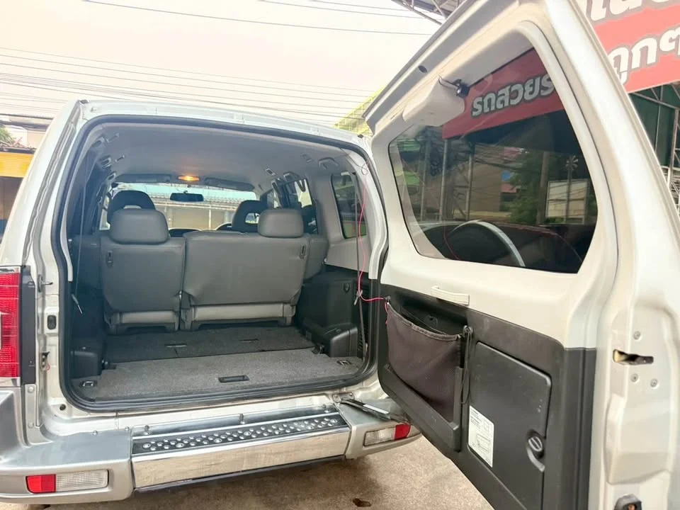 2000 Mitsubishi Pajero III 2