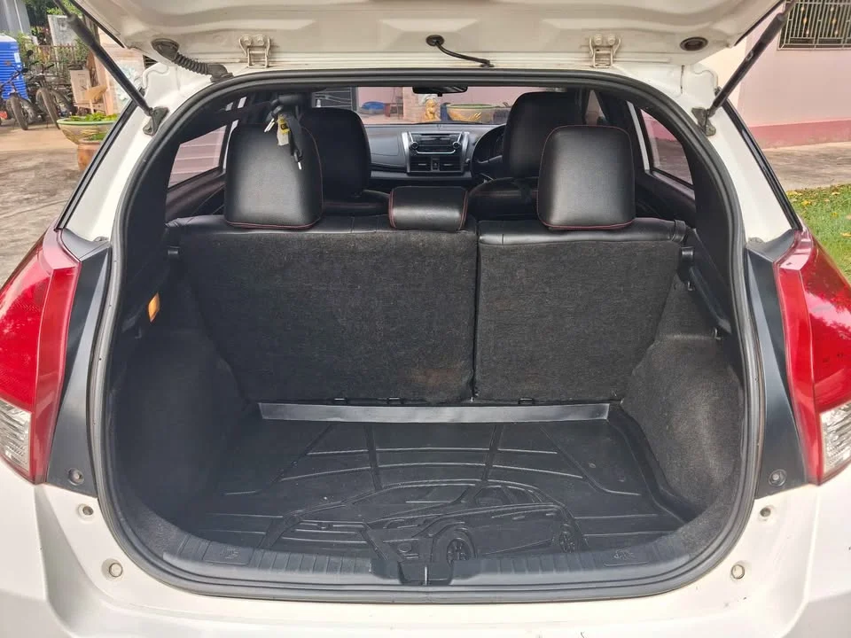 2015 Toyota Yaris III 2