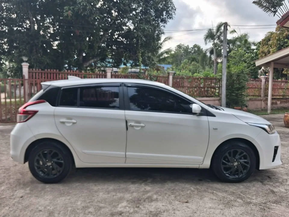2015 Toyota Yaris III 3