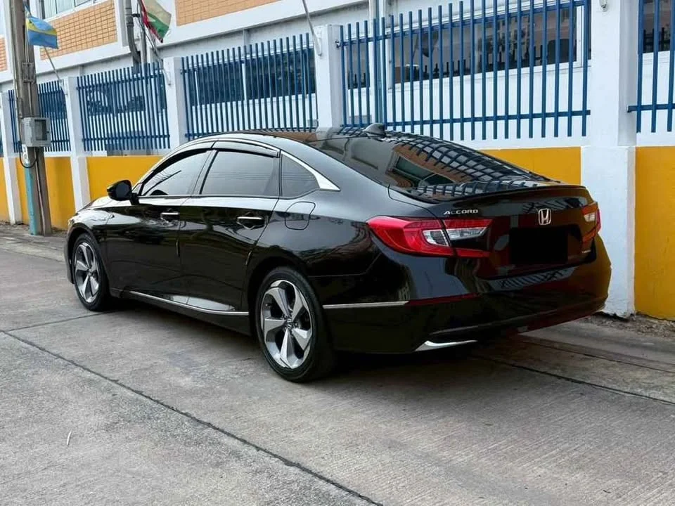 2021 Honda Accord X 2