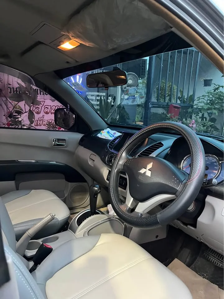 Mitsubishi Triton IV 3