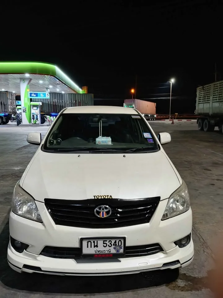 2012 Toyota Innova I 2