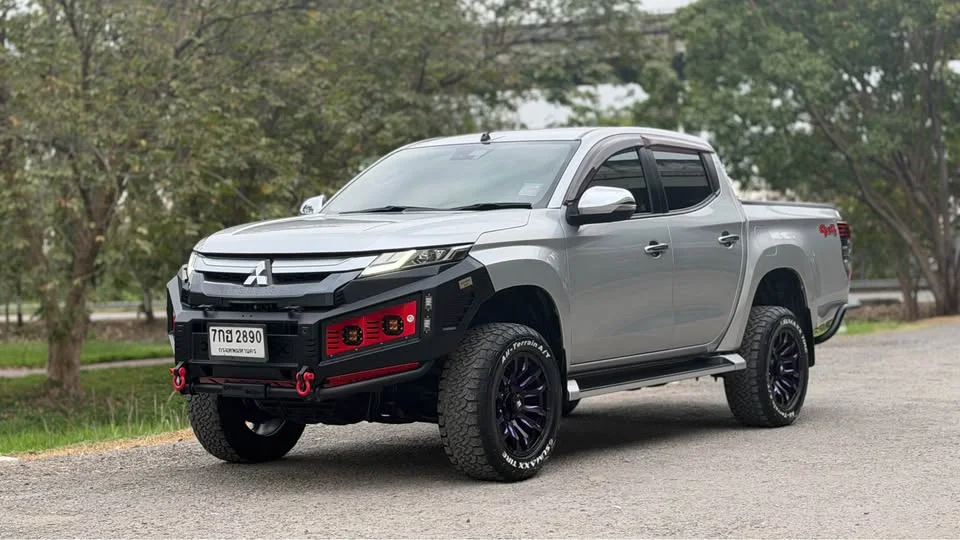 2018 Mitsubishi Triton V 2