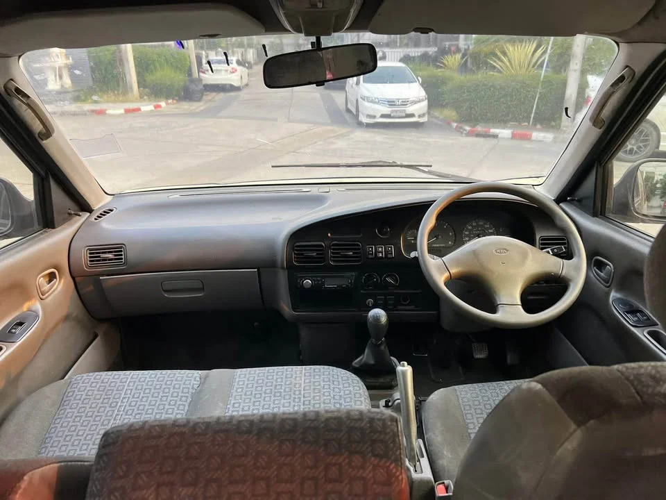 2002 Toyota Commuter IV (H100) 2