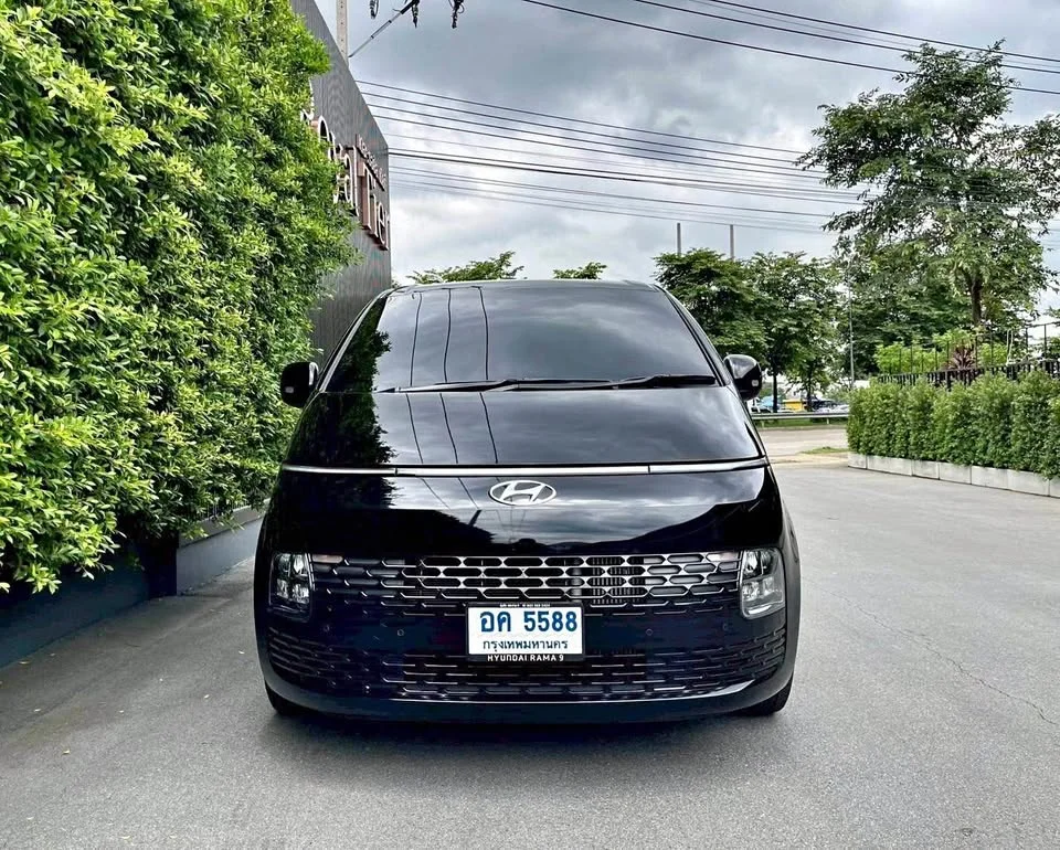2023 Hyundai Staria US4 3