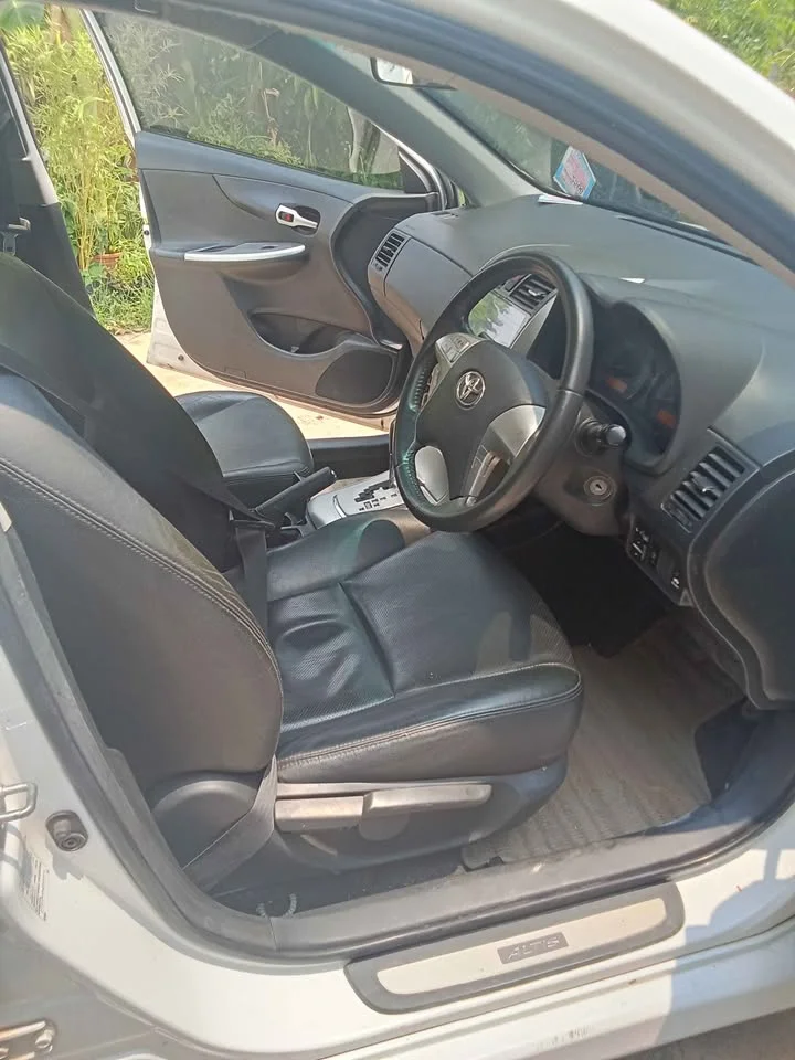 2012 Toyota Corolla Altis X (E140) 3