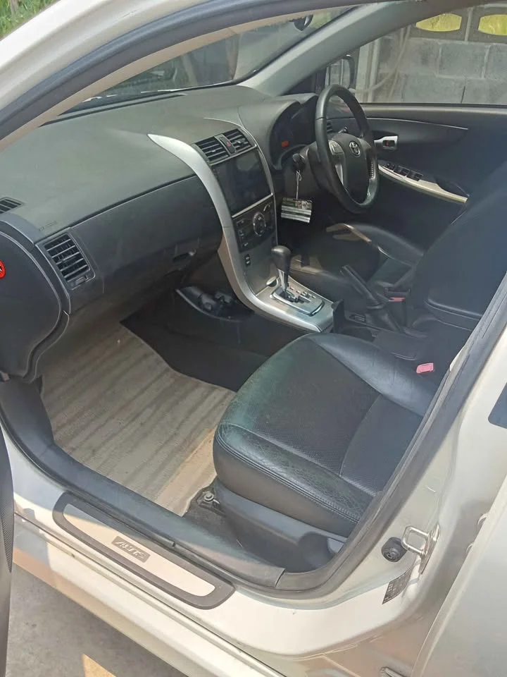 2012 Toyota Corolla Altis X (E140) 2