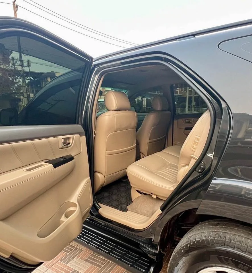 2011 Toyota Fortuner I 2