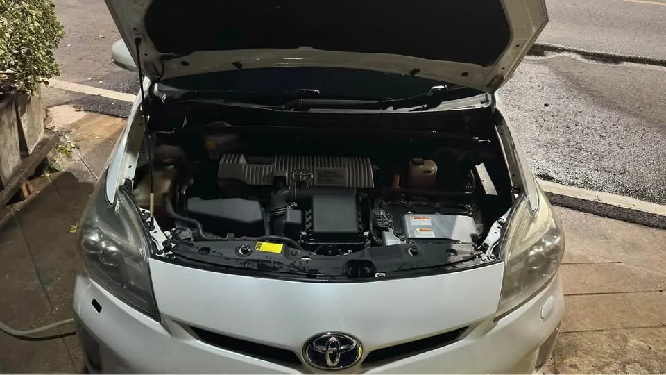 2012 Toyota Prius III 2
