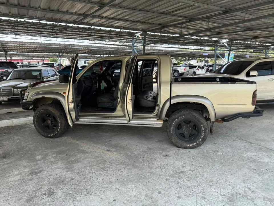 Toyota Hilux Tiger VI 3