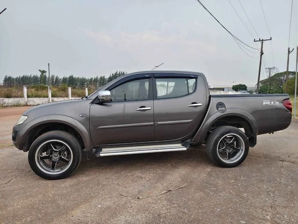 2014 Mitsubishi Triton IV 3