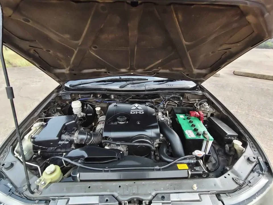 2014 Mitsubishi Triton IV 2